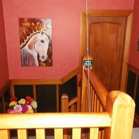 אואהמרו Highway House Bed And Breakfast מראה חיצוני תמונה
